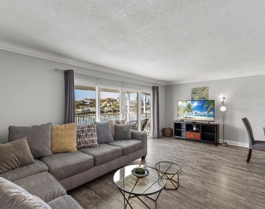185 Brightwater Drive - Photo Thumbnail 6