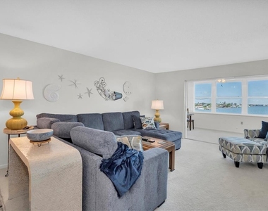 5575 Gulf Boulevard - Photo Thumbnail 10