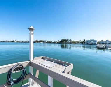 5575 Gulf Boulevard - Photo Thumbnail 19