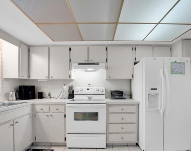 5575 Gulf Boulevard - Photo Thumbnail 13