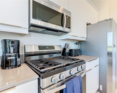 7740 Sandy Ridge Drive - Photo Thumbnail 13