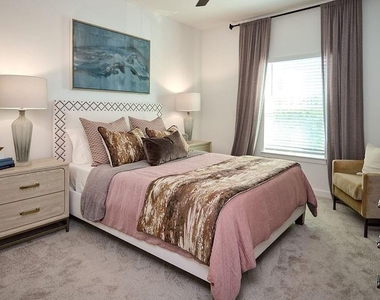 9500 Grandtree Avenue - Photo Thumbnail 29