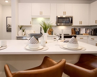 9500 Grandtree Avenue - Photo Thumbnail 20
