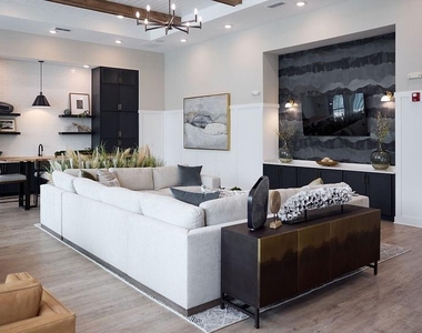 9500 Grandtree Avenue - Photo Thumbnail 4
