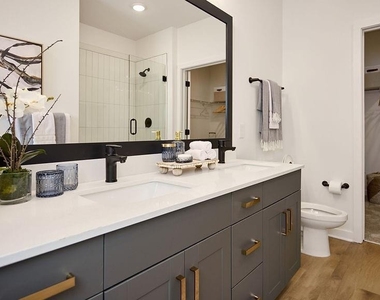 9500 Grandtree Avenue - Photo Thumbnail 25