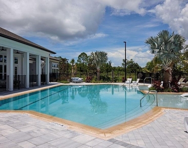 9500 Grandtree Avenue - Photo Thumbnail 8
