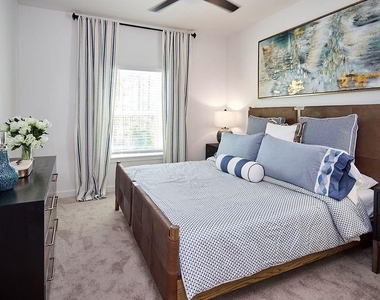 9500 Grandtree Avenue - Photo Thumbnail 24