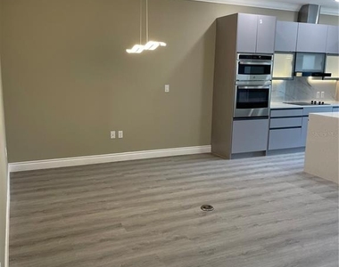 1810 Brentwood Court - Photo Thumbnail 8