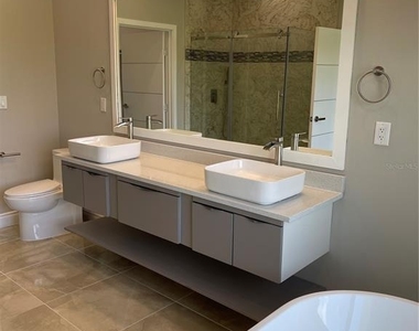 1810 Brentwood Court - Photo Thumbnail 14