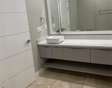 1810 Brentwood Court - Photo Thumbnail 23