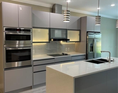 1810 Brentwood Court - Photo Thumbnail 3