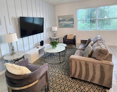 1072 Plantation Lane - Photo Thumbnail 7