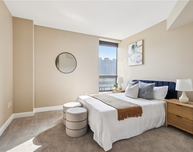 151 Fort Pitt Blvd - Photo Thumbnail 17
