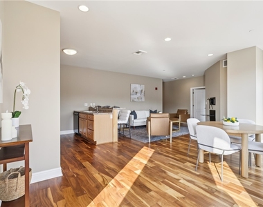 151 Fort Pitt Blvd - Photo Thumbnail 13