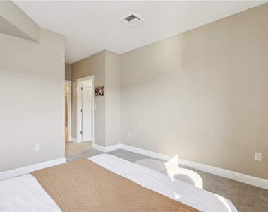 151 Fort Pitt Blvd - Photo Thumbnail 20
