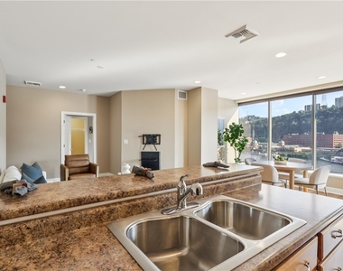 151 Fort Pitt Blvd - Photo Thumbnail 12