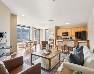 151 Fort Pitt Blvd - Photo Thumbnail 8