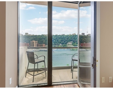 151 Fort Pitt Blvd - Photo Thumbnail 5
