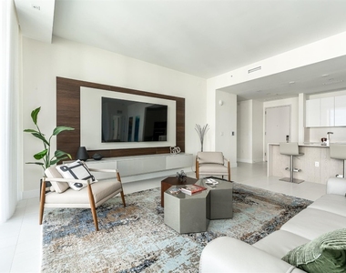 3100 N Ocean Drive - Photo Thumbnail 12