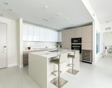 3100 N Ocean Drive - Photo Thumbnail 7