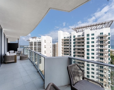3100 N Ocean Drive - Photo Thumbnail 4