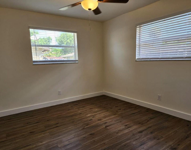 1984 Sw 29th Avenue - Photo Thumbnail 6