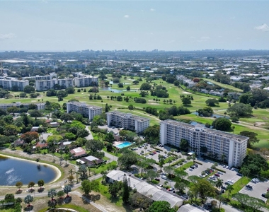 3050 N Palm Aire Drive - Photo Thumbnail 3