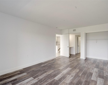 3050 N Palm Aire Drive - Photo Thumbnail 30
