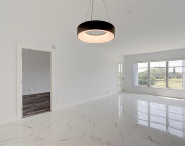 3050 N Palm Aire Drive - Photo Thumbnail 22