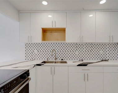 3050 N Palm Aire Drive - Photo Thumbnail 17