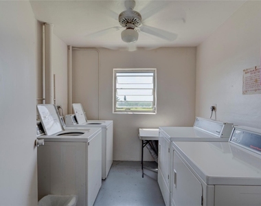 3050 N Palm Aire Drive - Photo Thumbnail 37