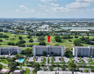 3050 N Palm Aire Drive - Photo Thumbnail 2
