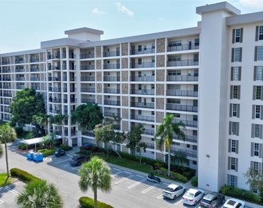 3050 N Palm Aire Drive - Photo Thumbnail 1