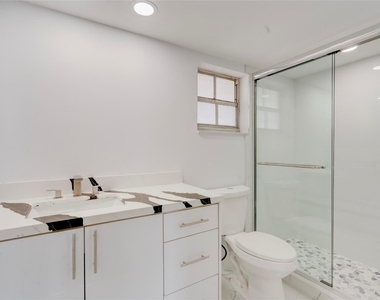 3050 N Palm Aire Drive - Photo Thumbnail 35