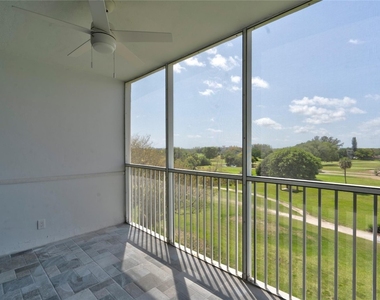 3050 N Palm Aire Drive - Photo Thumbnail 15