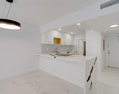 3050 N Palm Aire Drive - Photo Thumbnail 25