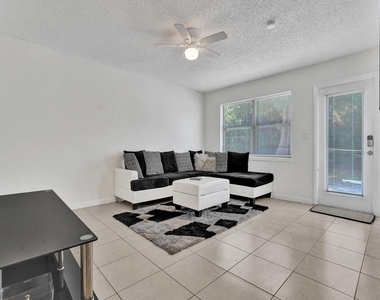 4422 Seagrape Drive - Photo Thumbnail 10