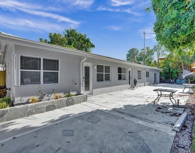 4422 Seagrape Drive - Photo Thumbnail 4