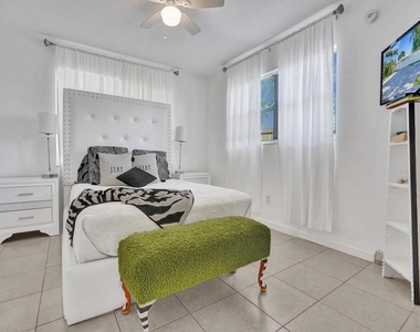 4422 Seagrape Drive - Photo Thumbnail 17