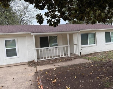 925 Bluewood Drive - Photo Thumbnail 30