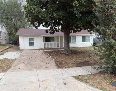 925 Bluewood Drive - Photo Thumbnail 28
