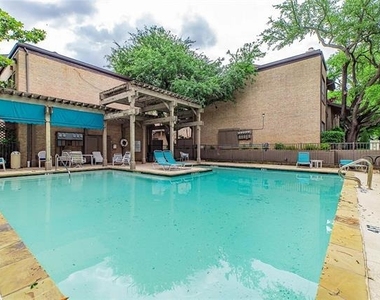 10438 High Hollows Drive - Photo Thumbnail 11