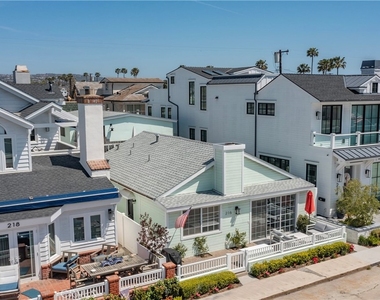 216 Collins - Photo Thumbnail 15