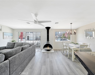 216 Collins - Photo Thumbnail 1