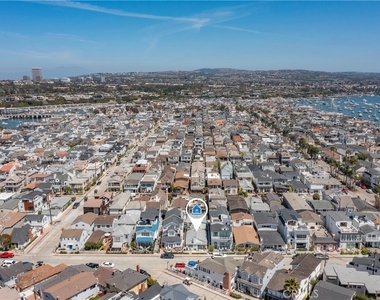 216 Collins - Photo Thumbnail 19