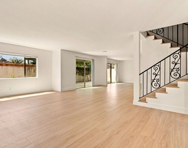 2214 Dufour Avenue - Photo Thumbnail 5