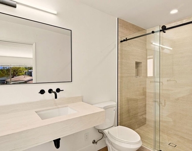 2214 Dufour Avenue - Photo Thumbnail 11