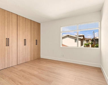 2214 Dufour Avenue - Photo Thumbnail 10