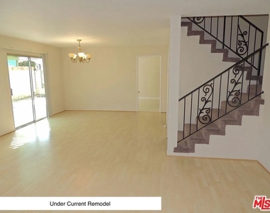 2214 Dufour Avenue - Photo Thumbnail 2