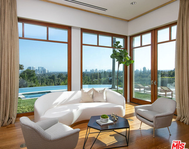 1118 Calle Vista Drive - Photo Thumbnail 6